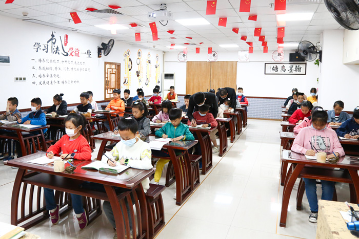 課堂場(chǎng)景