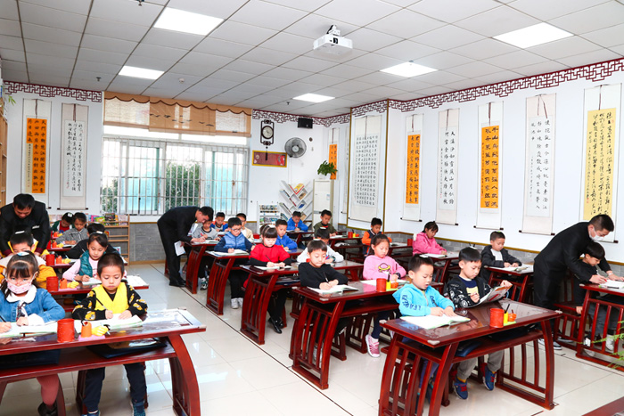 課堂場(chǎng)景